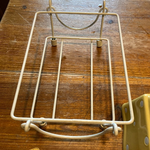 Six piece Temp-Tations, bakeware casserole, dish set yellow with white dots. - Picture 7 of 13